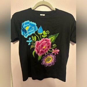 Embroidered flower black tshirt